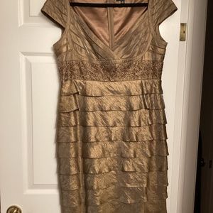 Adrianna Papell Beautiful tiered dress